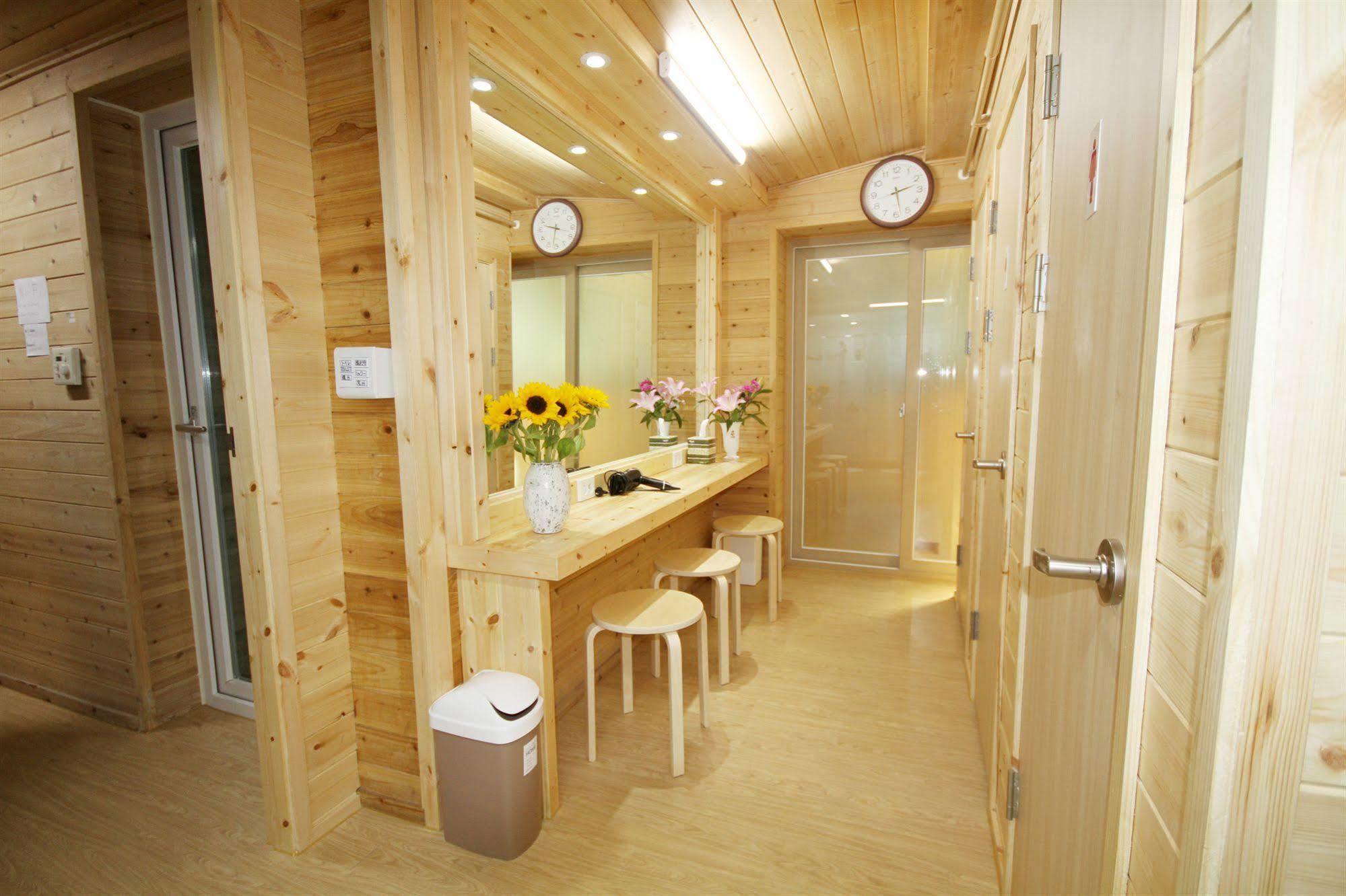 Cheongdam Ladies Guesthouse In Seoul Bagian luar foto